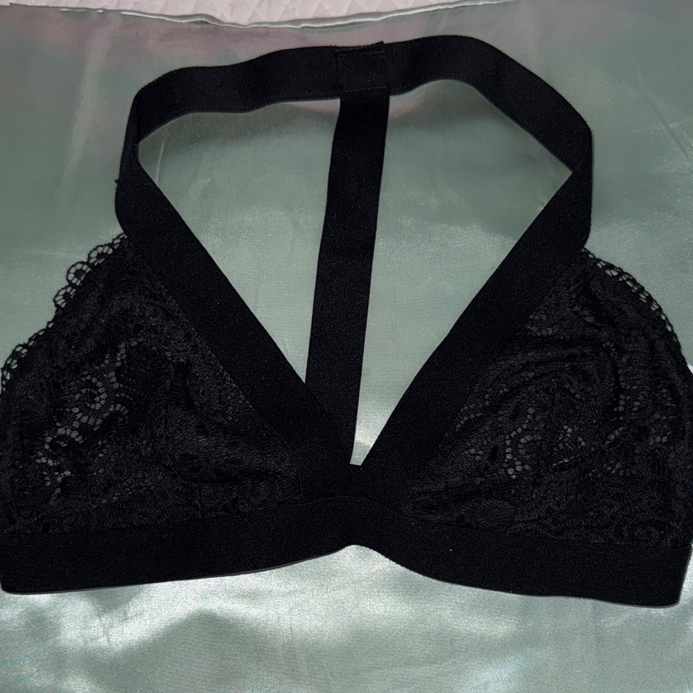 Colsie Women’s Black Lacey Bralette | small